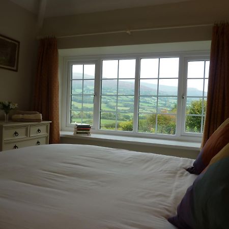 The Kestrel B&B Crickhowell Exterior photo